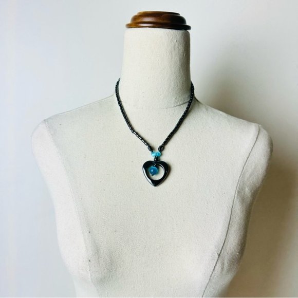 Vintage Gorgeous Sweet Heart Pendant Magnetic Statement Necklace - Picture 6 of 6